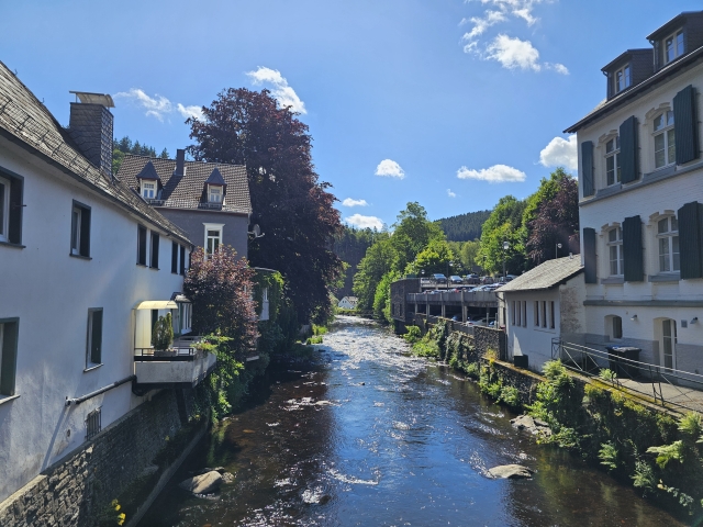 Blick auf die Rur in der Monschaueraltstadt